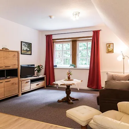 Zum Huelsenbusch * Биспинген